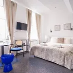 Fabulous Studio Near Center