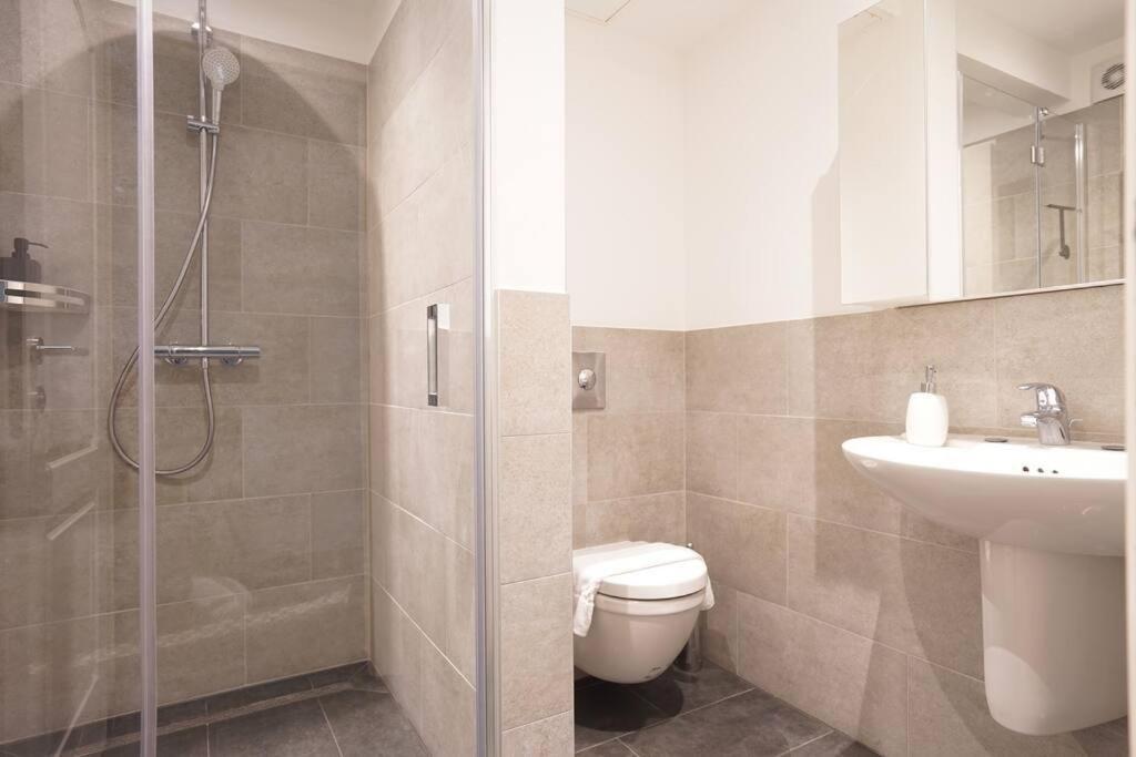 Fabulous Near Center Apartment *