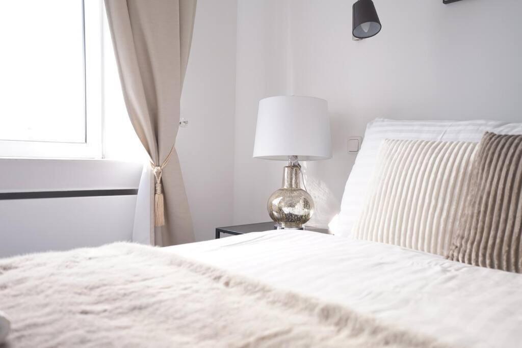 Fabulous Near Center Apartment *
